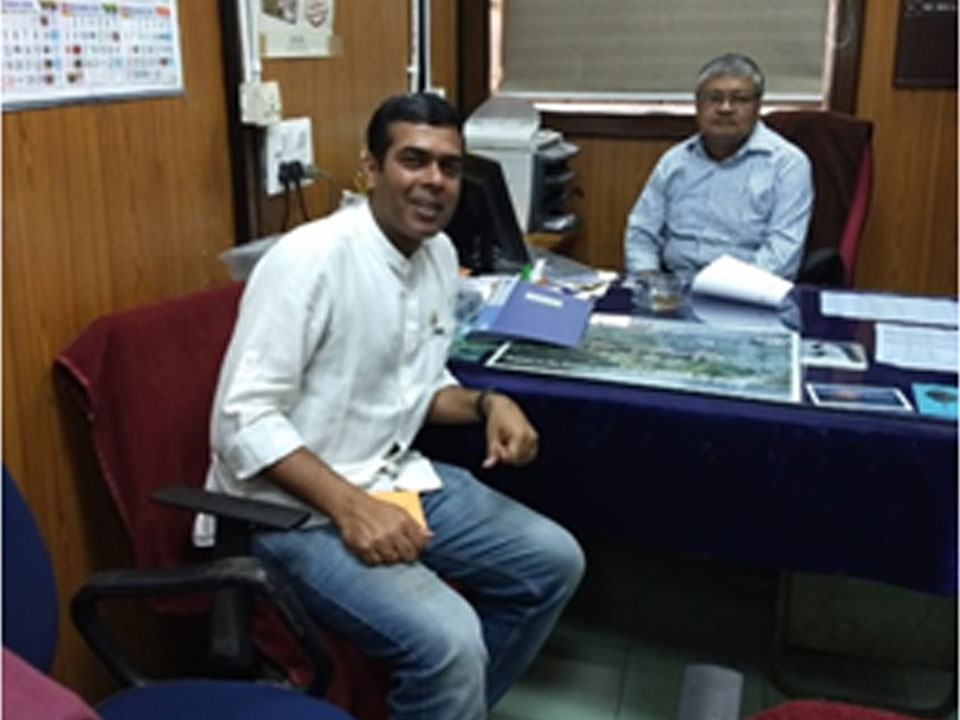 Dr. Rajdeep Chowdhury interacting with Dr. Subir Dasgupta, HOD, Zoology  
